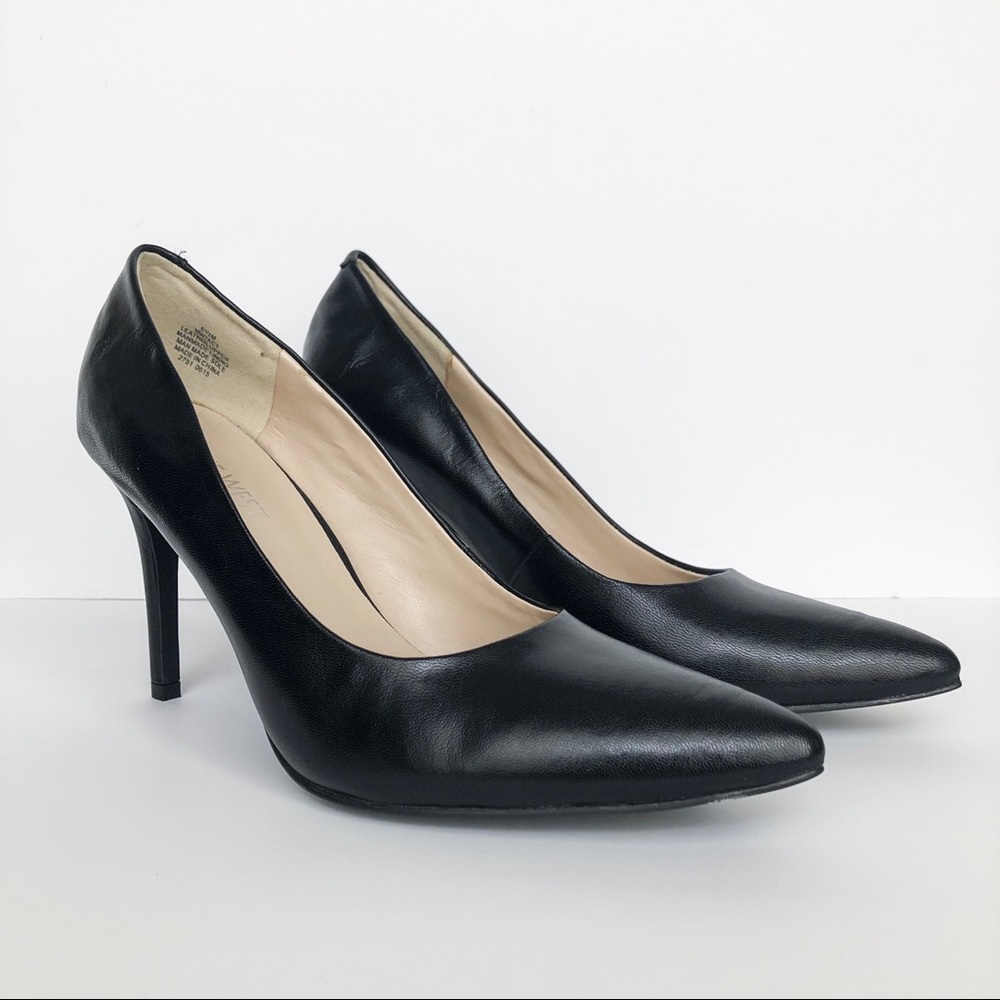 Black Pumps